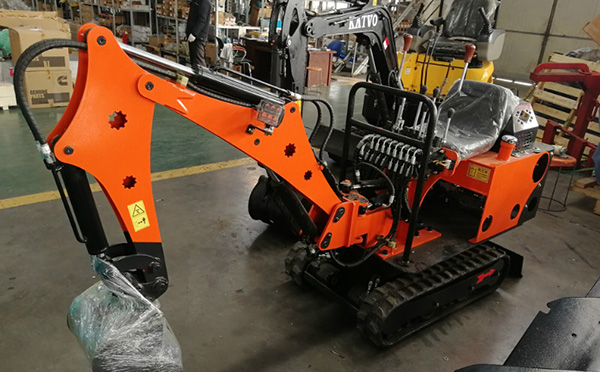 小型挖掘機(jī)賣的好嗎？小型挖機(jī)銷量與小挖機(jī)前景怎么樣？