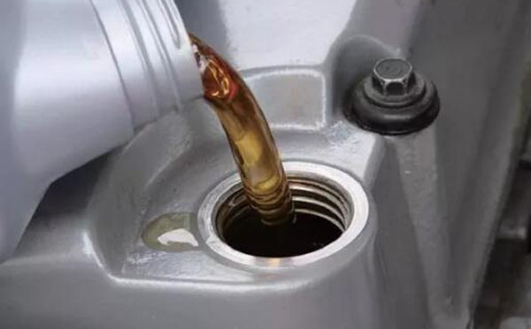 如何判斷挖機機油進水，機油進水怎么辦