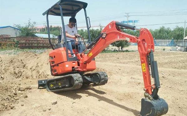 履帶式小型挖掘機