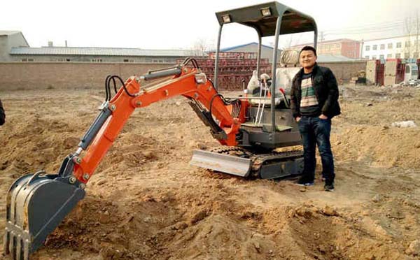 履帶式小型挖掘機